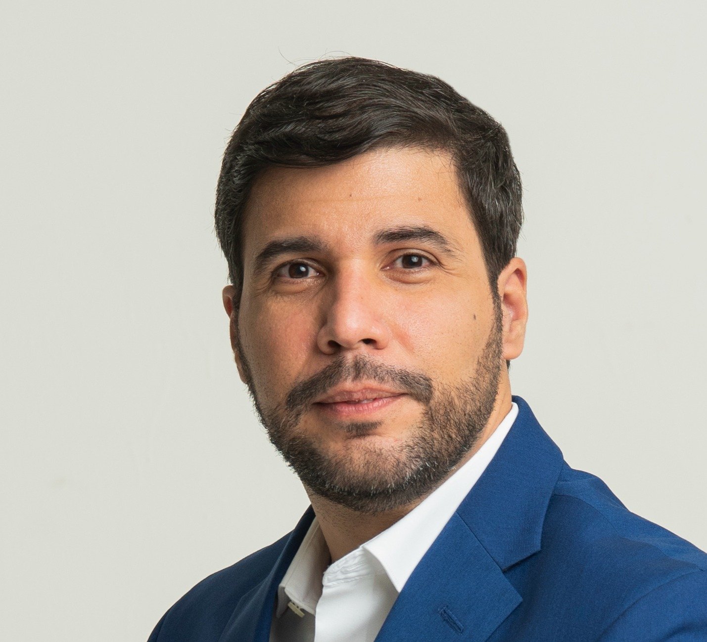 Primero digitalizamos para luego transformarnos