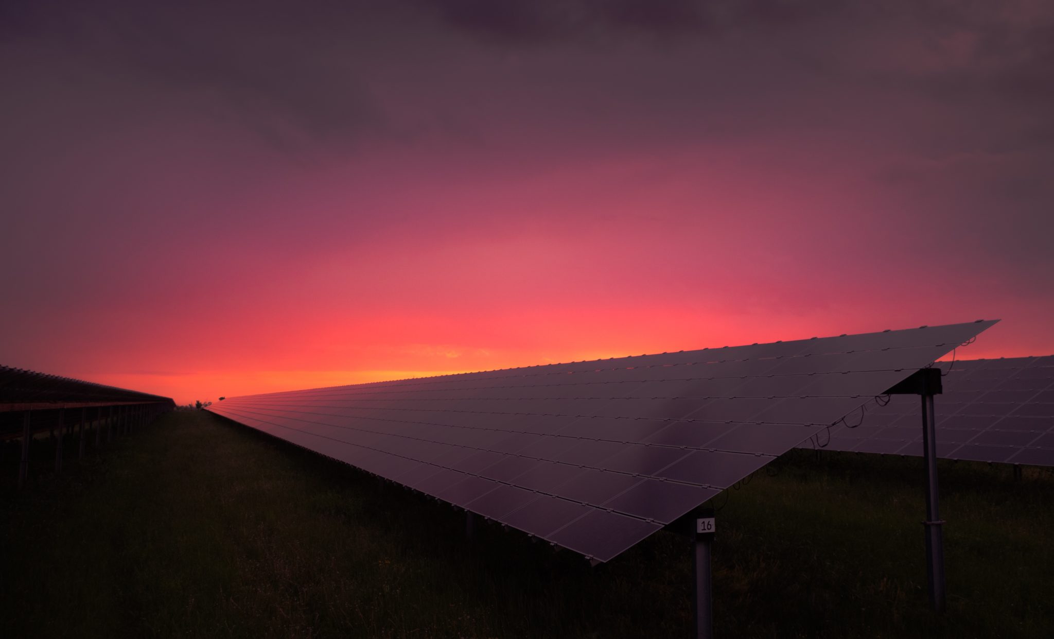 Más trabajadores en la generación de energía solar